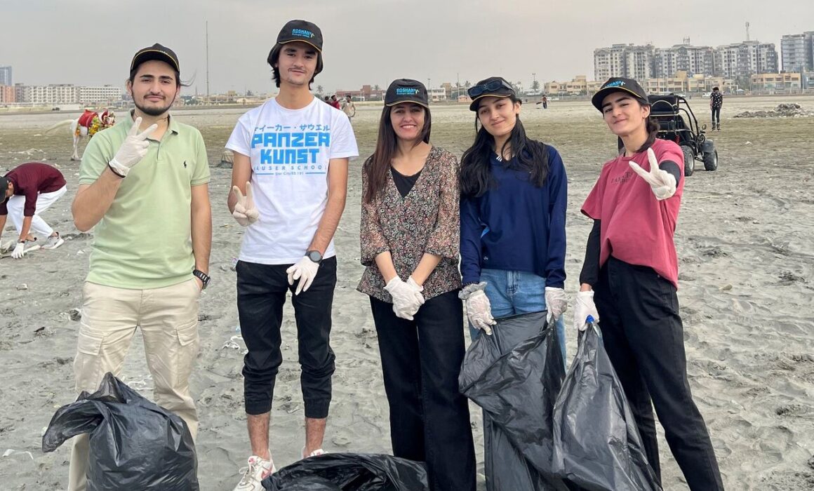Beach clean up karachi